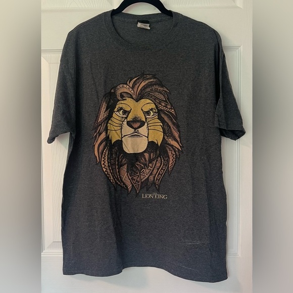 Men's Disney's The Lion King Dark Gray Tee - Picture 1 of 4